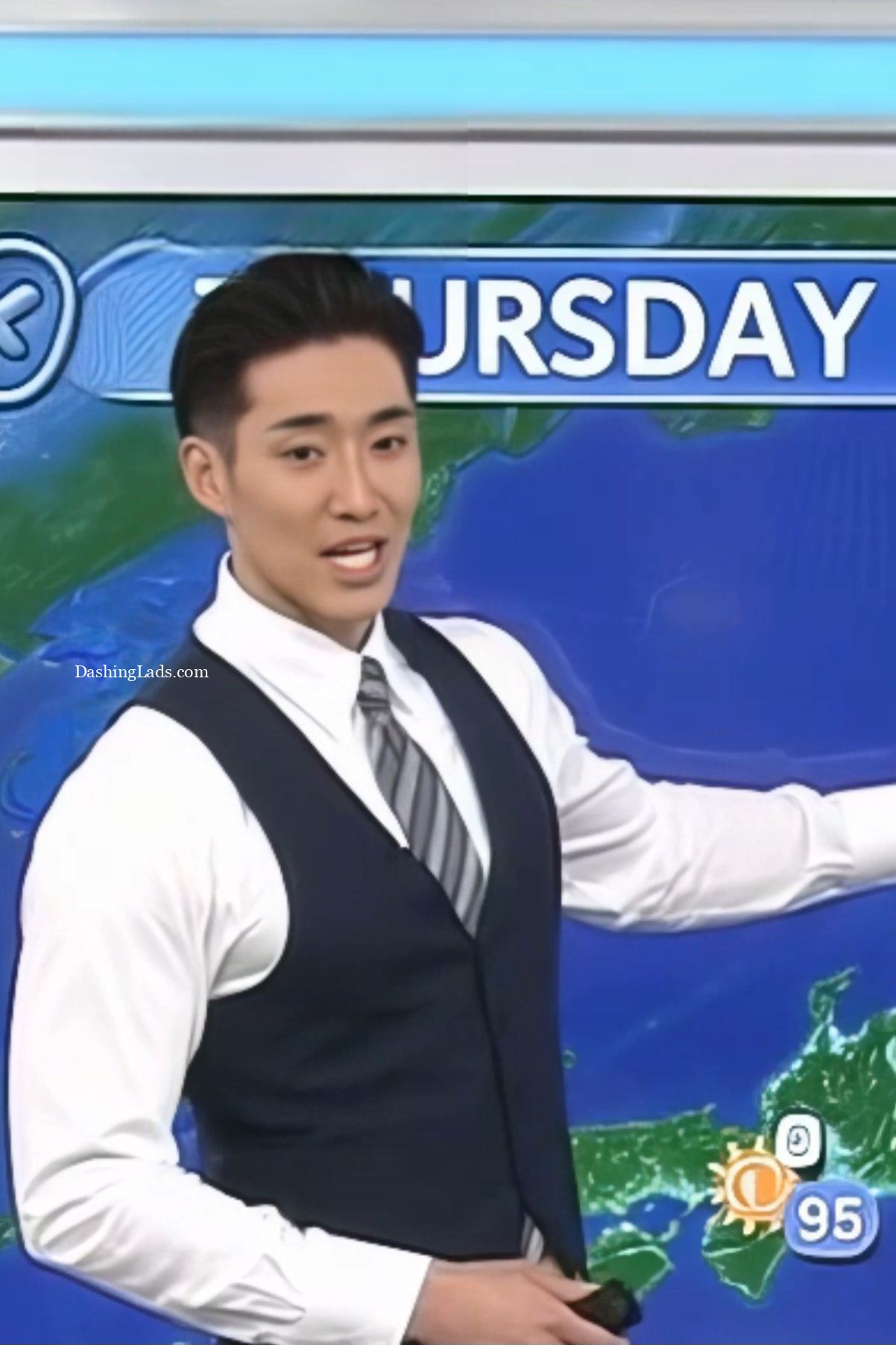 (34-43s) Weatherman’s Daily OOTD