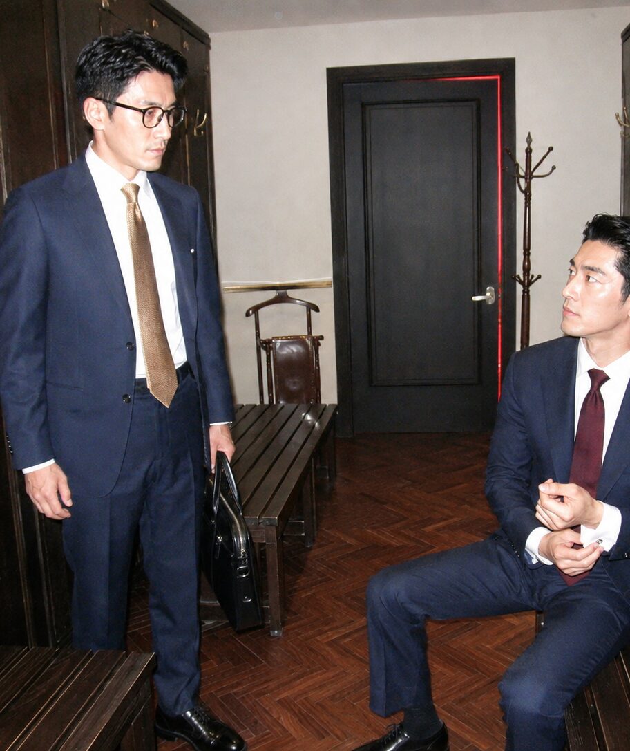 Yamaguchi and Jaewoo in the changing room in 2010